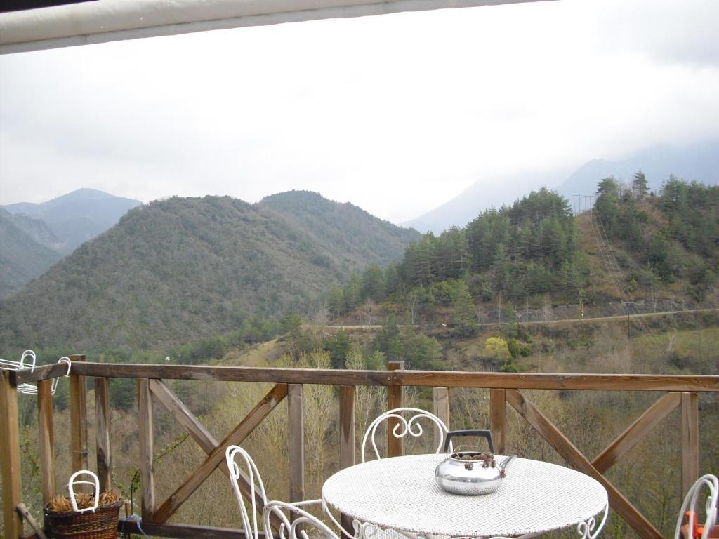 Chambres D'Hotes Les Terrasses De Cailla Екстер'єр фото